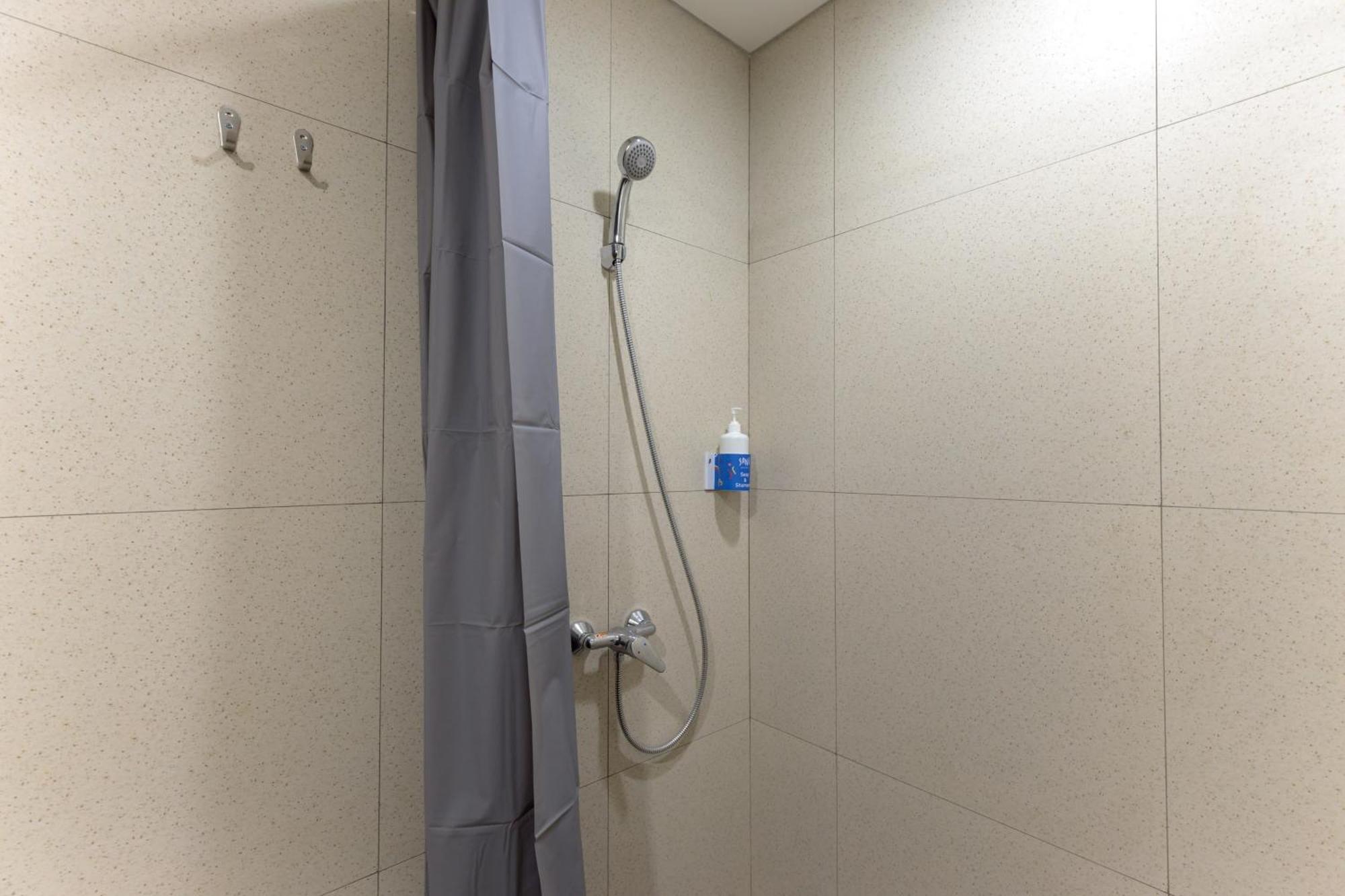 Sans Hotel Kelapa Gading Yakarta Exterior foto